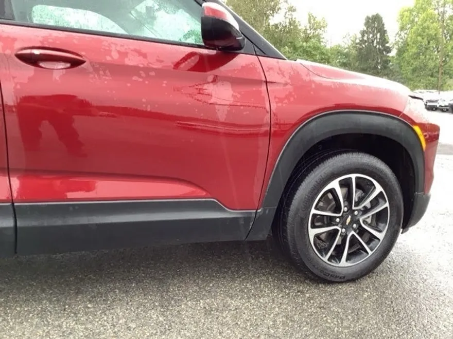 2025 Chevrolet Trailblazer LT photo 1