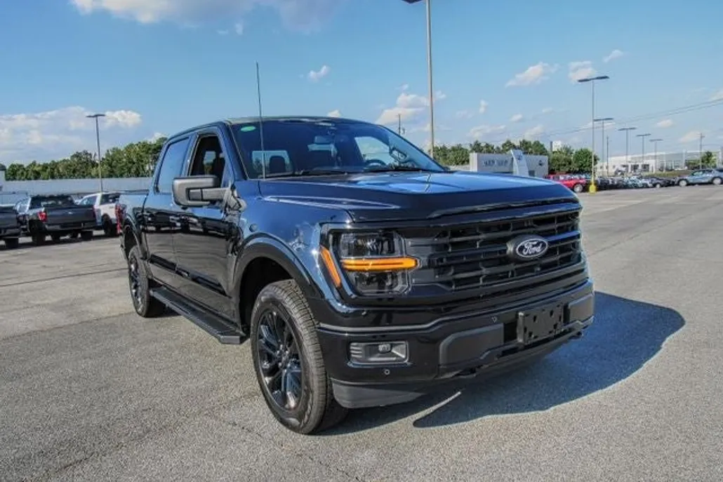 2025 Ford F-150 XLT photo 1
