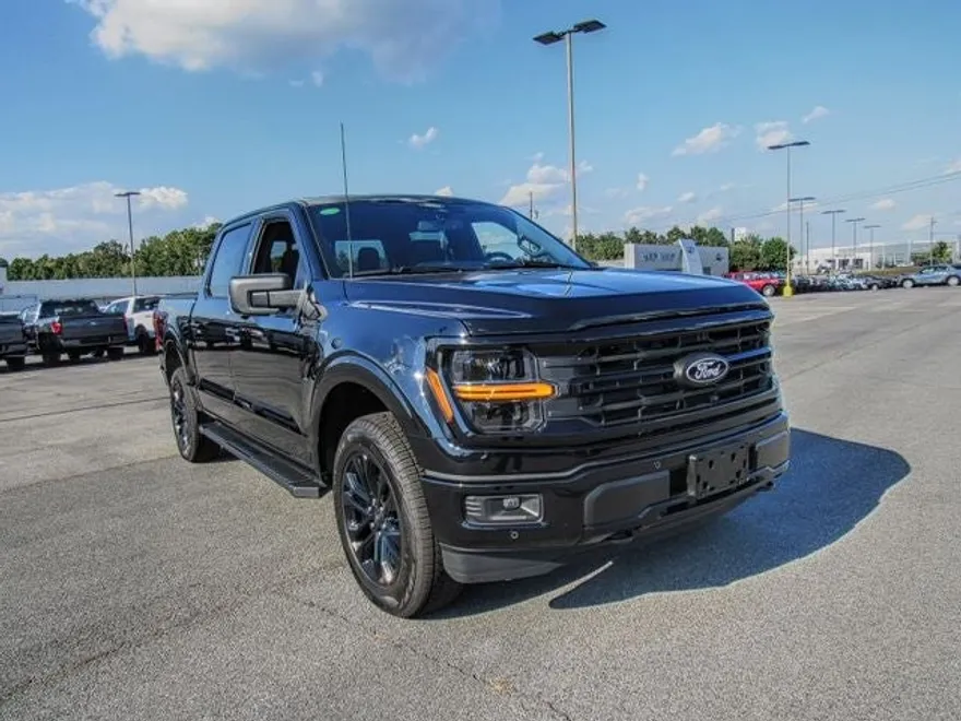 2025 Ford F-150 XLT photo 1