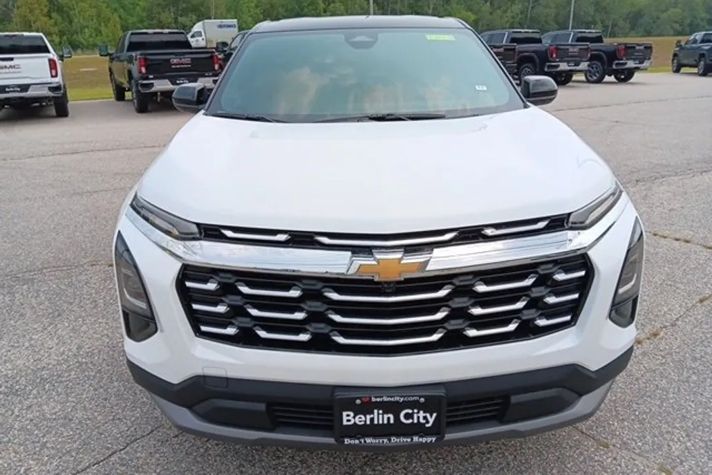 2026 Chevrolet Equinox LT photo 1