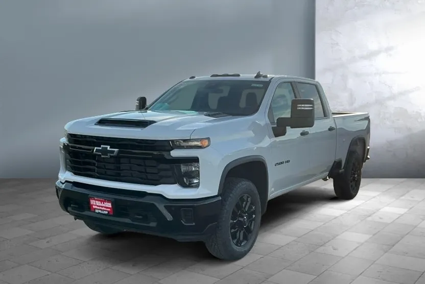 2026 Chevrolet Silverado Custom photo 1