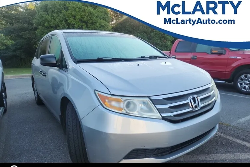 2013 Honda Odyssey LX photo 1
