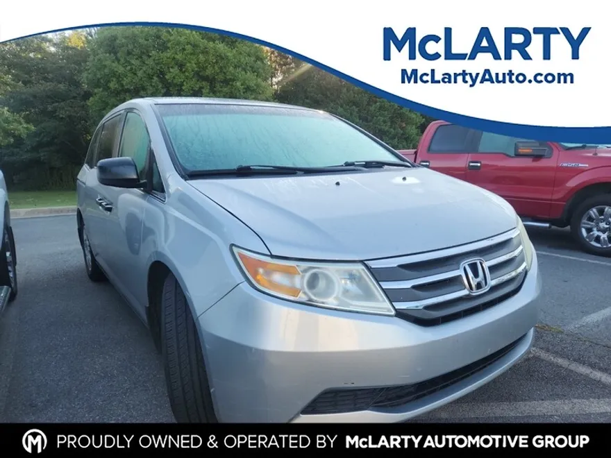 2013 Honda Odyssey LX photo 1