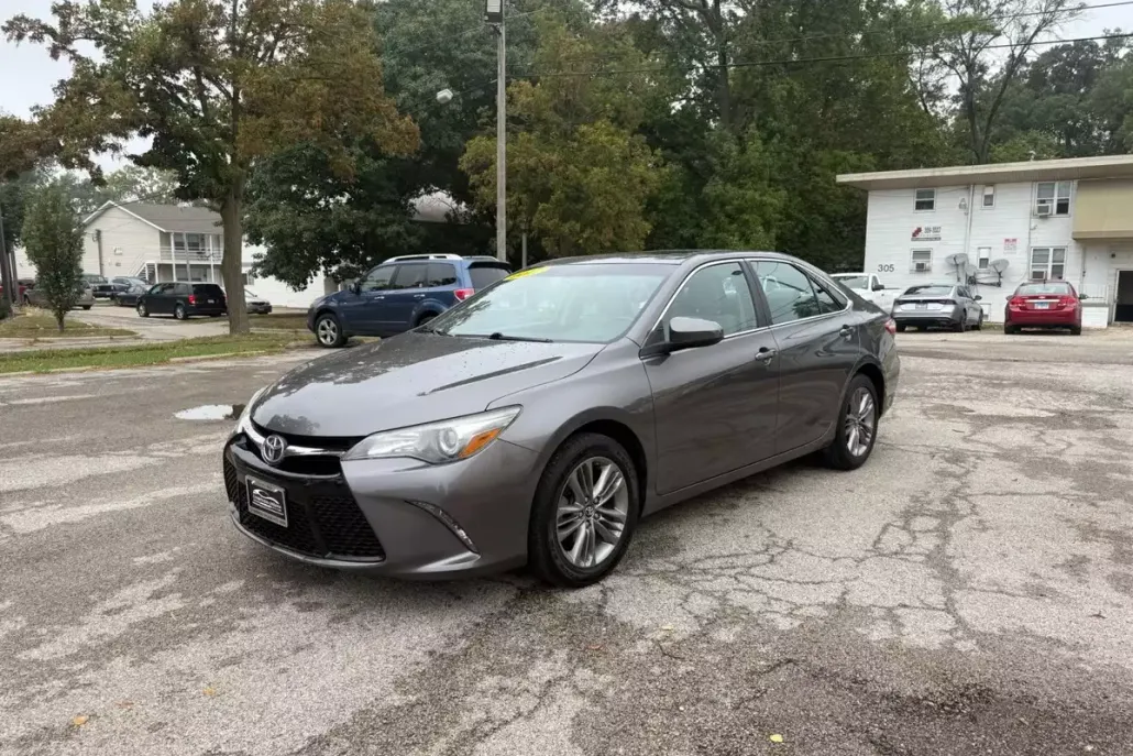 2017 Toyota Camry XLE XSE photo 1