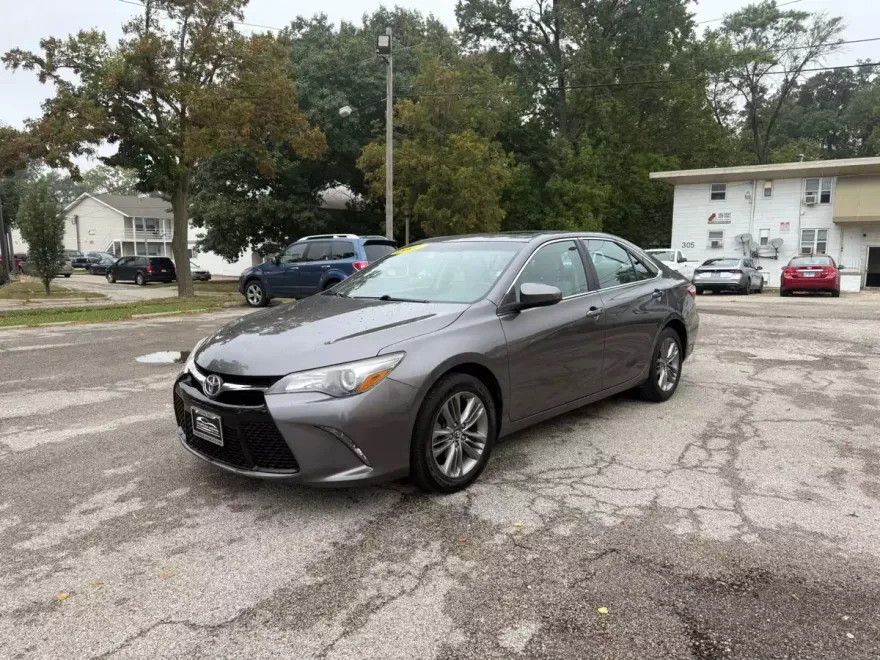 2017 Toyota Camry XLE XSE photo 1
