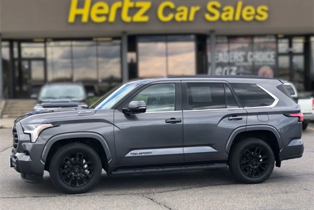 2025 Toyota Sequoia SR5 photo 1