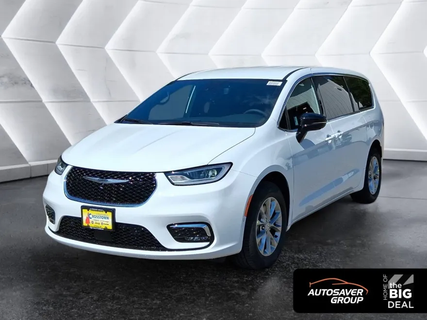 2026 Chrysler Pacifica photo 1