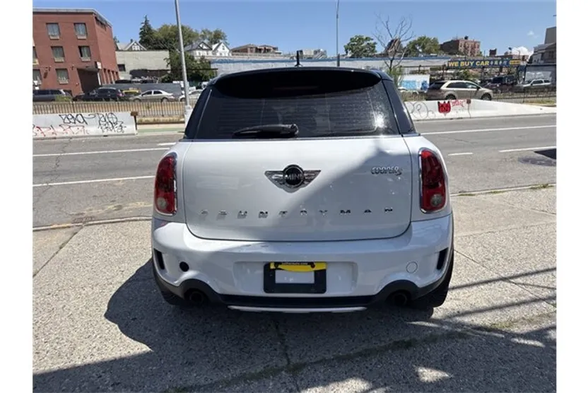 2015 Mini Countryman S ALL4 photo 1