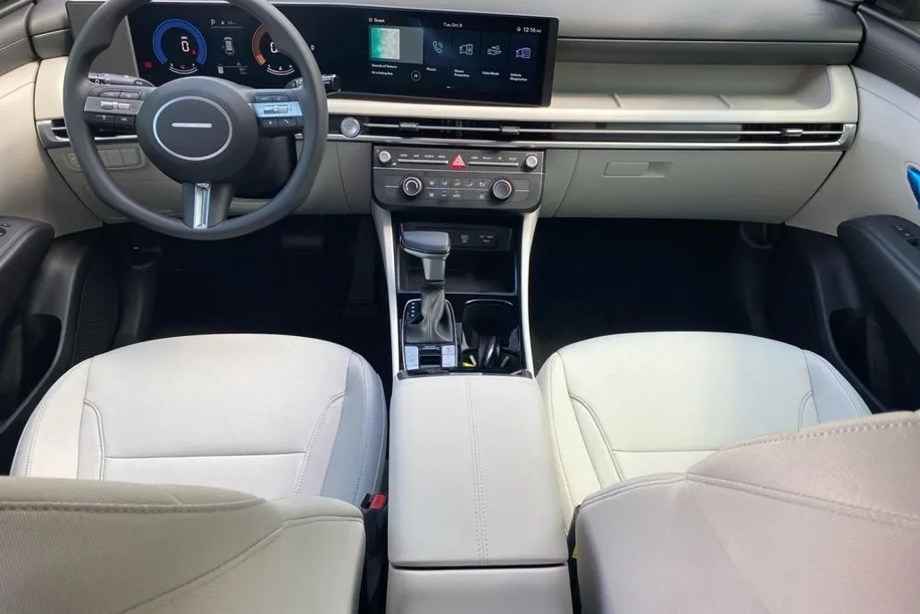 2025 Hyundai Tucson SE photo 1