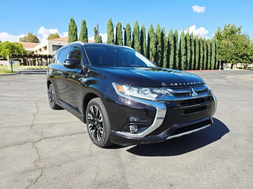 2018 Mitsubishi Outlander PHEV SEL photo 1