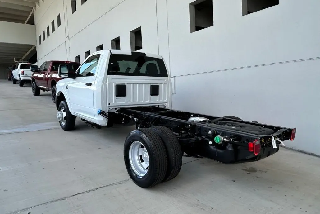 2024 Ram 3500 Tradesman photo 1