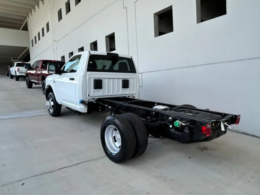 2024 Ram 3500 Tradesman photo 1