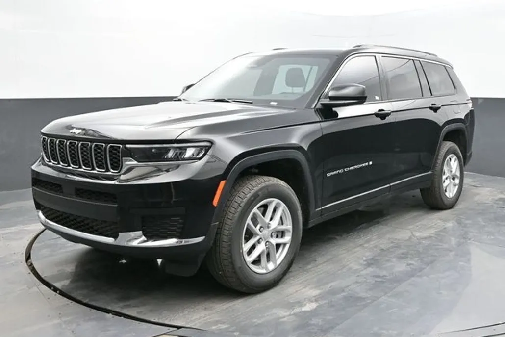 2025 Jeep Grand Cherokee L photo 1