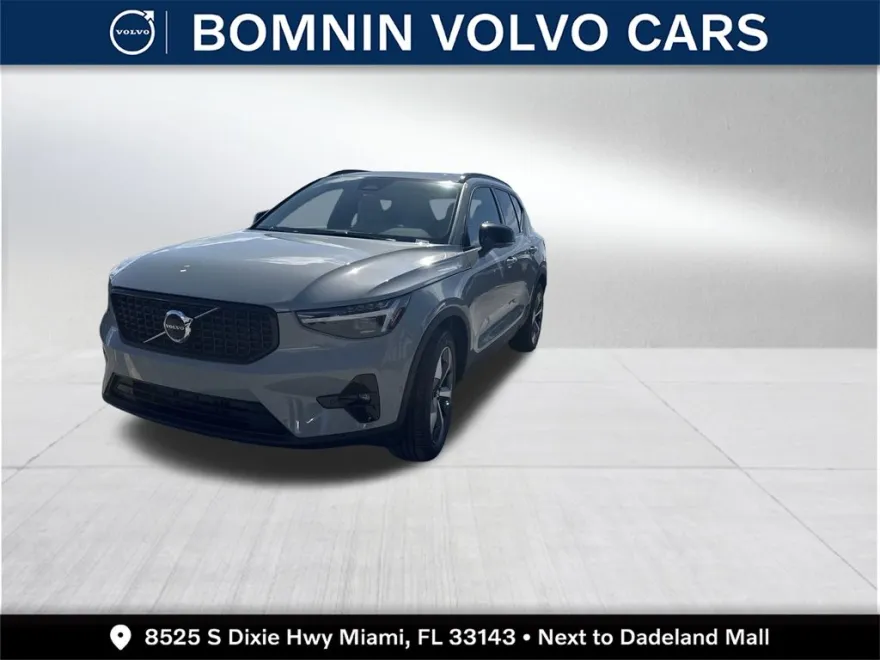 2026 Volvo XC40 Plus photo 1