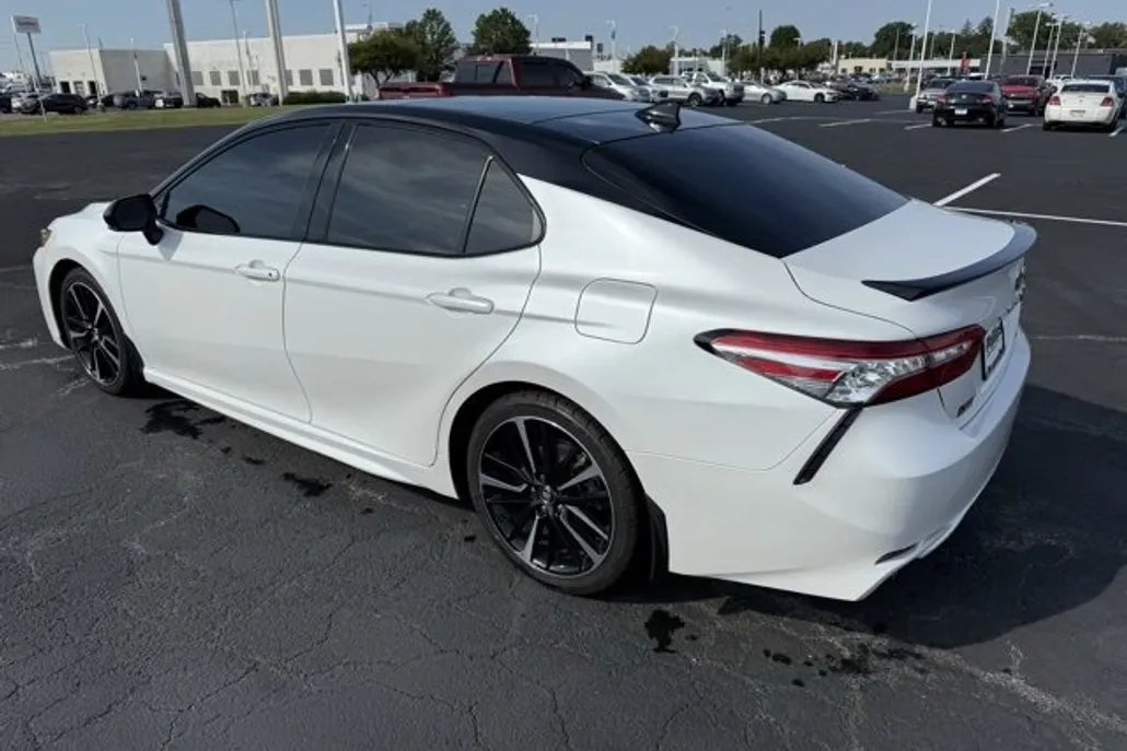 2020 Toyota Camry XSE photo 1