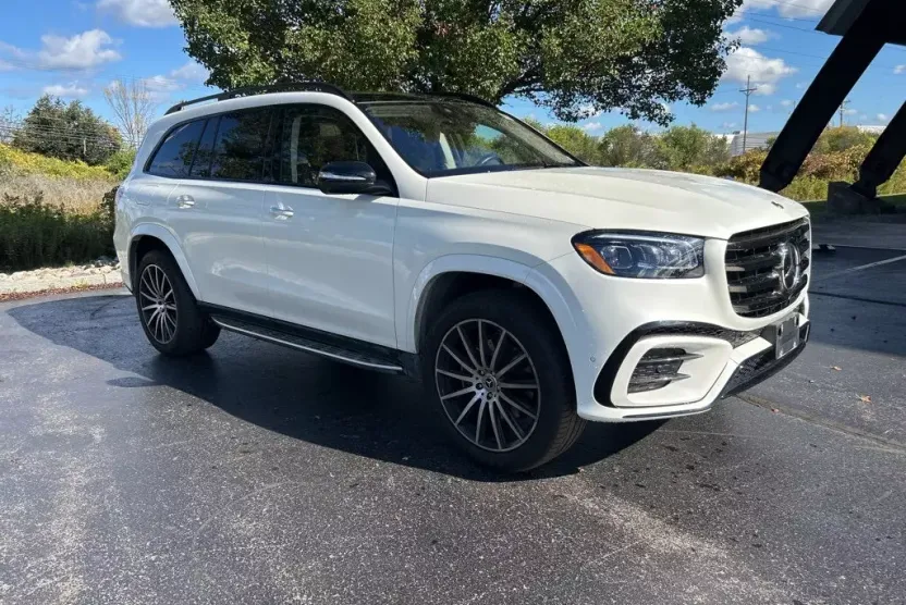 2024 Mercedes Benz GLS 450 photo 1