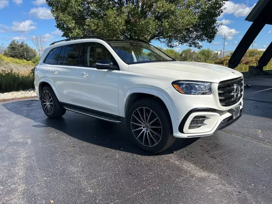2024 Mercedes Benz GLS 450 photo 1