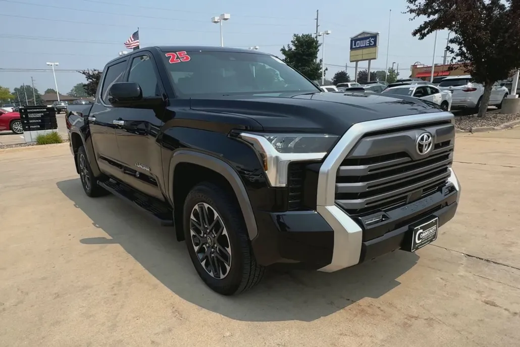 2025 Toyota Tundra Limited photo 1
