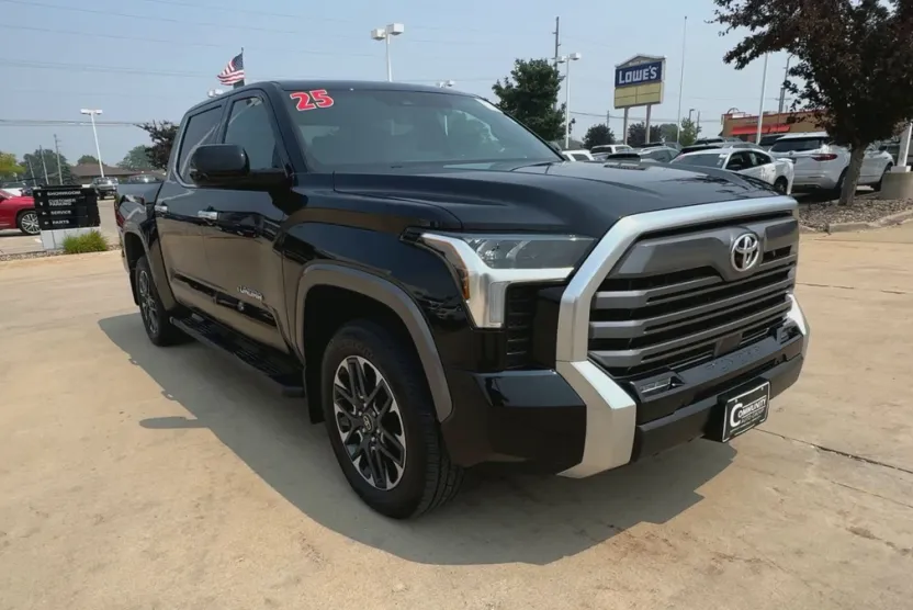 2025 Toyota Tundra Limited photo 1