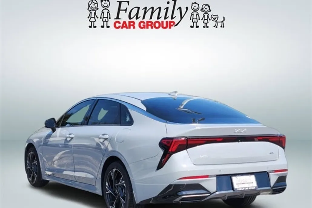 2025 Kia K5 GT-Line photo 1