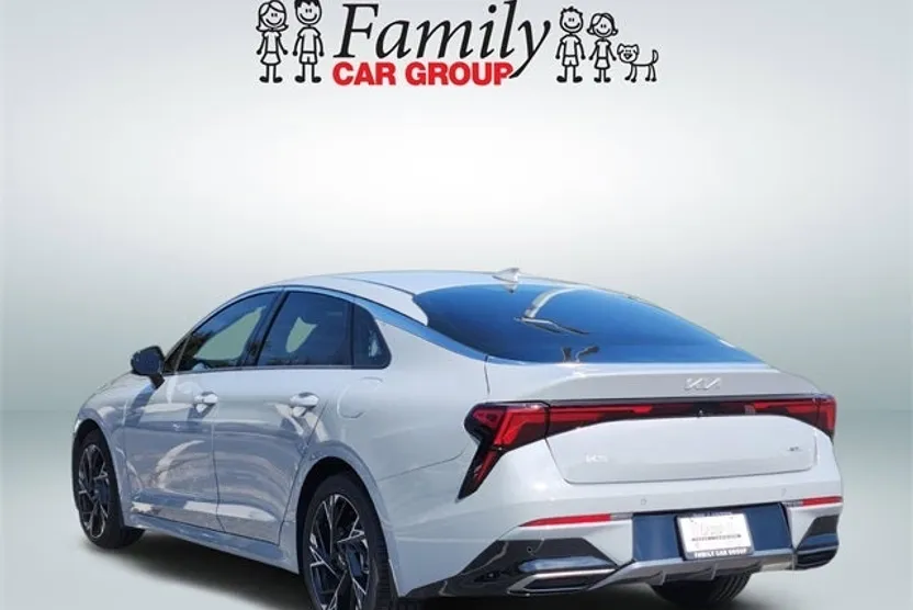2025 Kia K5 GT-Line photo 1