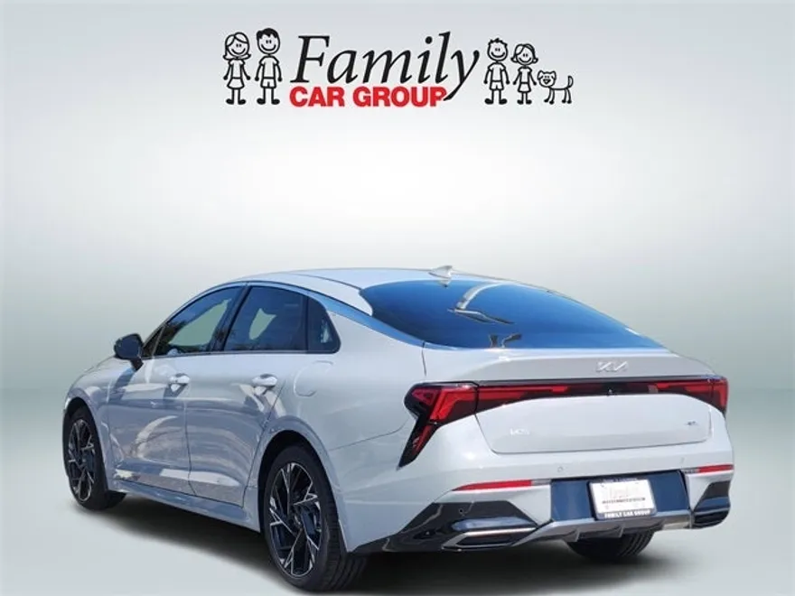 2025 Kia K5 GT-Line photo 1