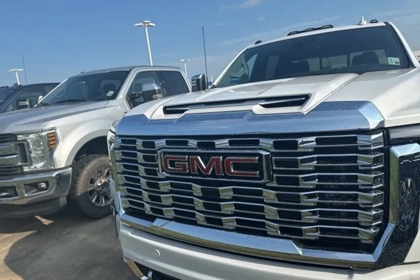 2025 Gmc Sierra 3500 HD Denali photo 1