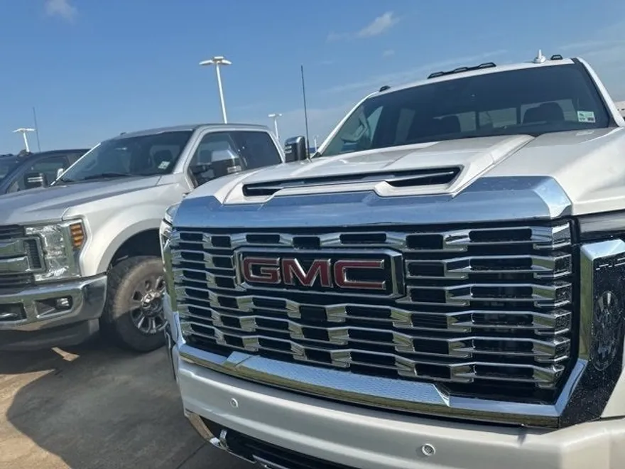 2025 Gmc Sierra 3500 HD Denali photo 1