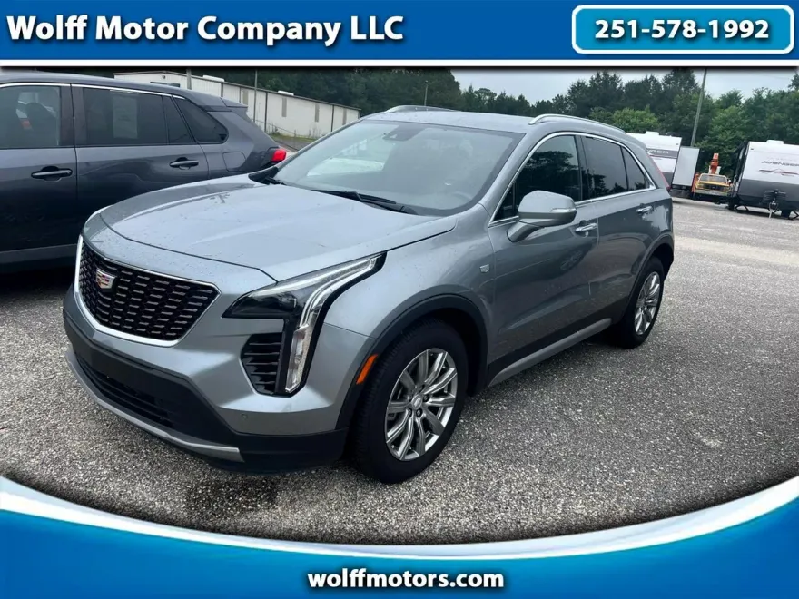 2023 Cadillac XT4 Premium Luxury photo 1