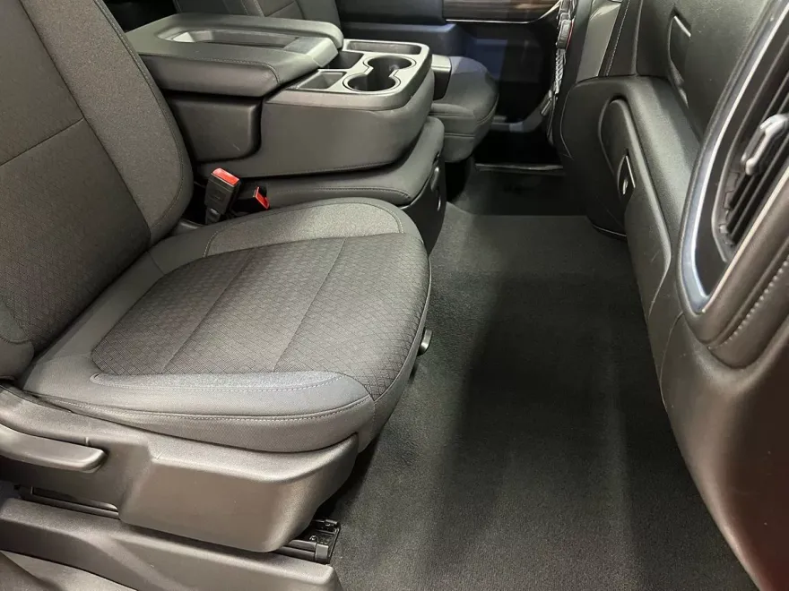 2021 Chevrolet Silverado 1500 LT photo 1