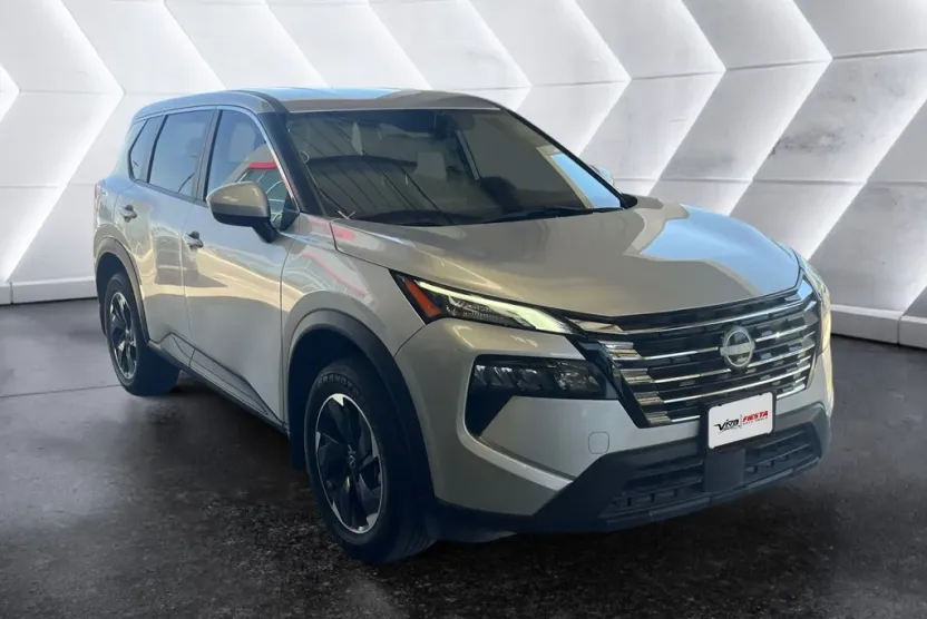 2024 Nissan Rogue SV photo 1