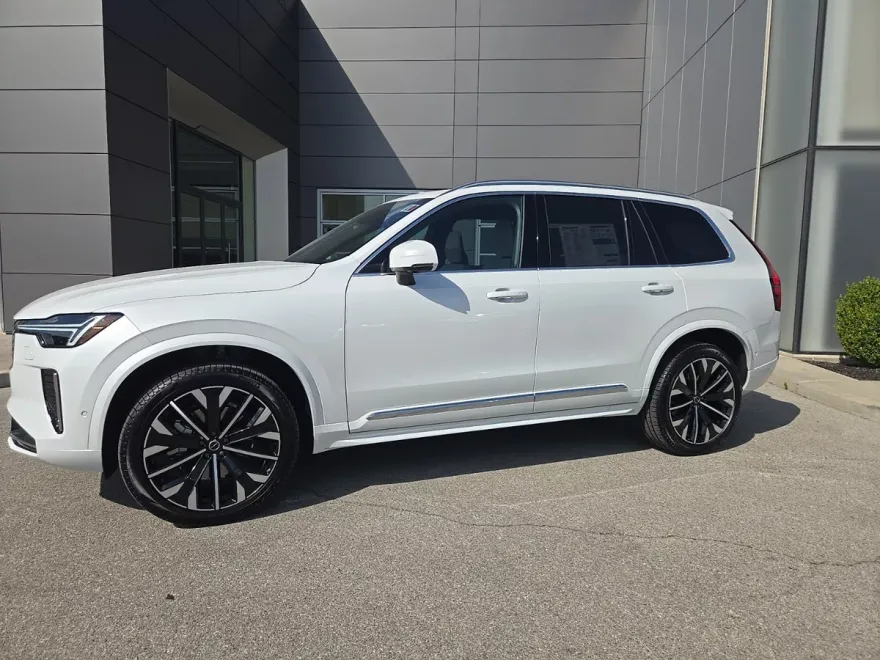 2026 Volvo XC90 Plus photo 1