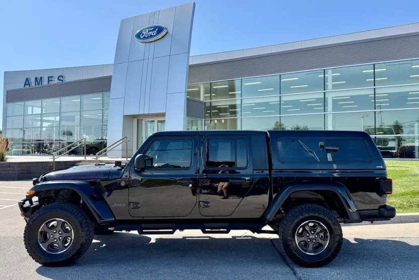 2021 Jeep Gladiator Rubicon photo 1
