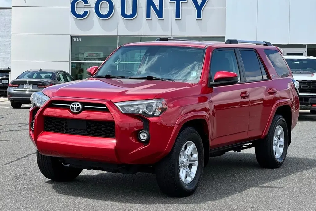 2021 Toyota 4Runner SR5 photo 1