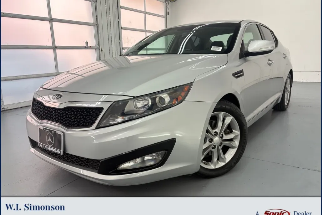 2012 Kia Optima LX photo 1