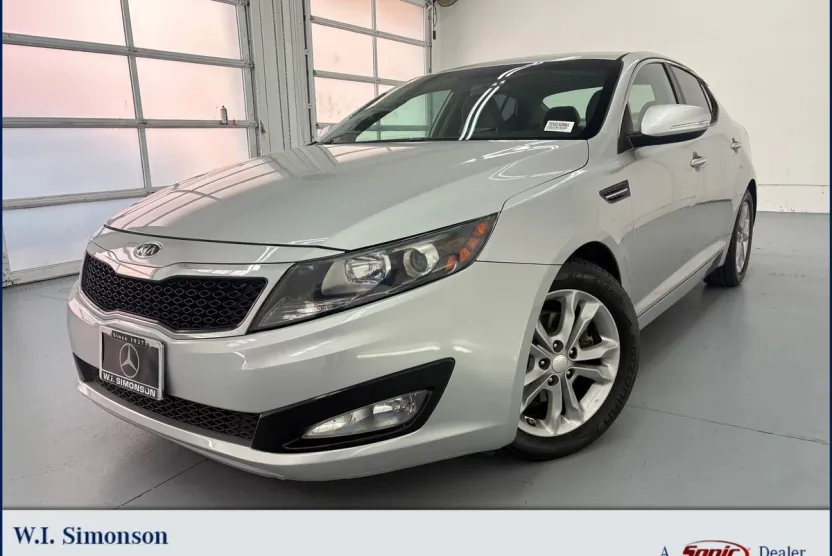 2012 Kia Optima LX photo 1