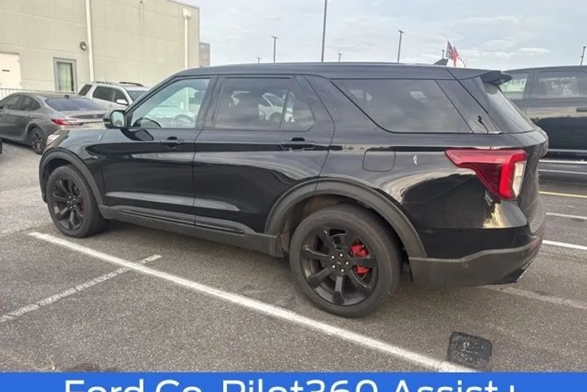 2021 Ford Explorer ST photo 1