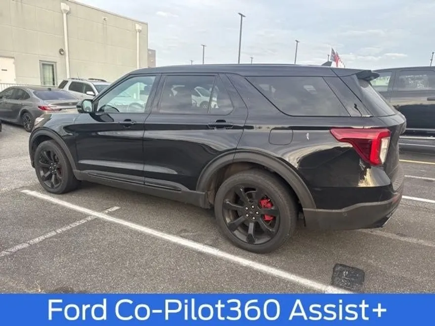 2021 Ford Explorer ST photo 1