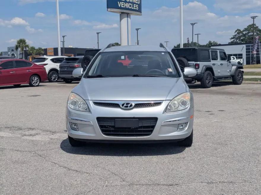 2010 Hyundai Elantra Touring GLS photo 1
