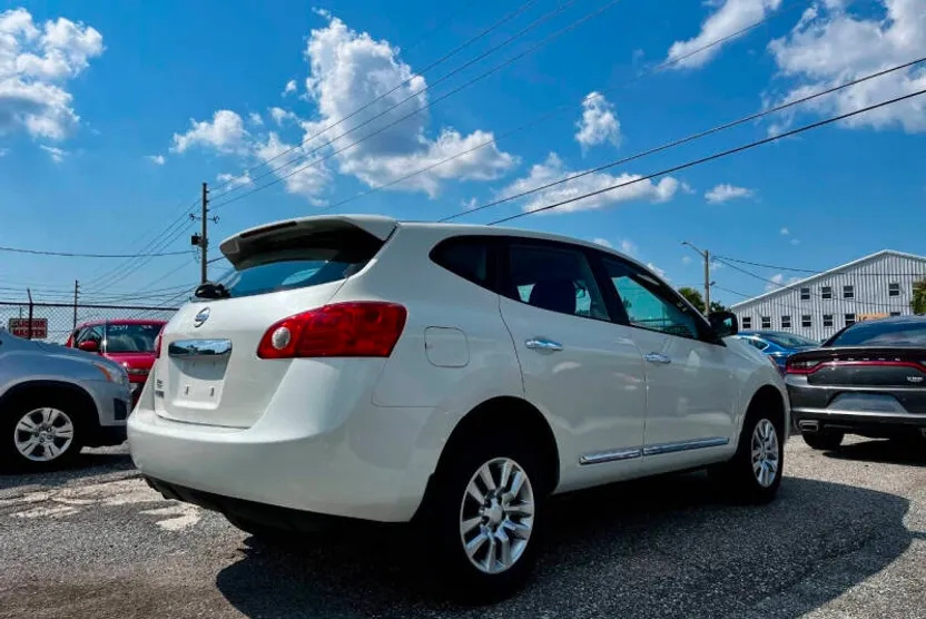 2013 Nissan Rogue S photo 1
