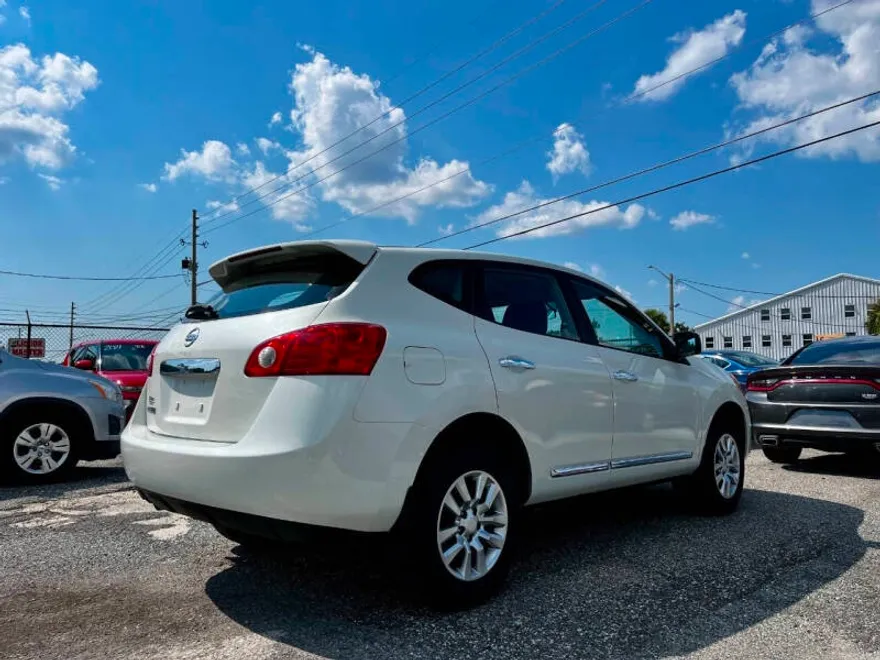 2013 Nissan Rogue S photo 1