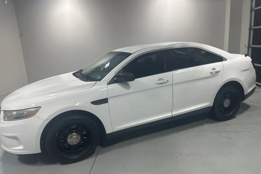 2014 Ford Taurus photo 1