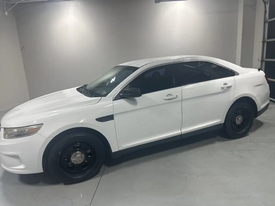 2014 Ford Taurus photo 1