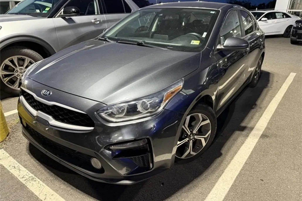 2021 Kia Forte LXS photo 1