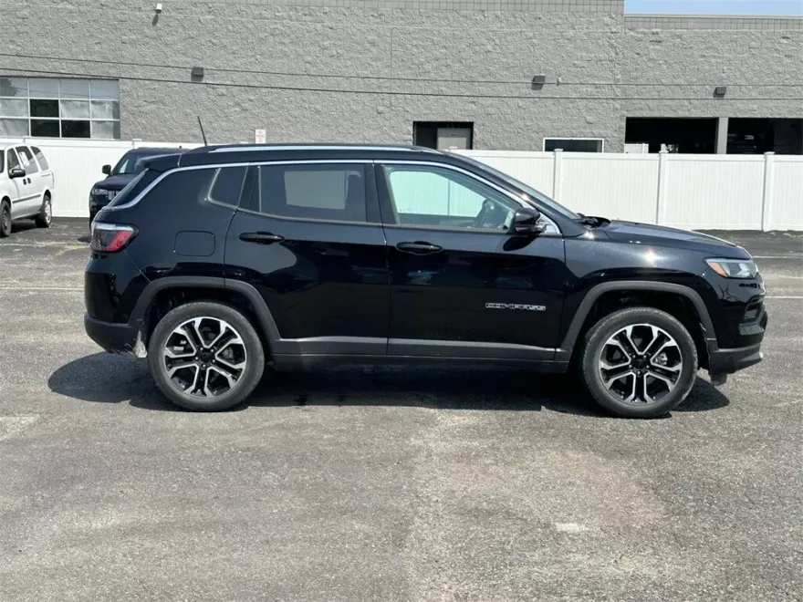 2022 Jeep Compass Limited photo 1