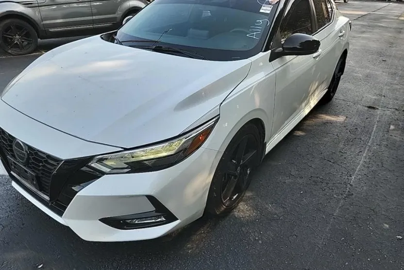2023 Nissan Sentra SR photo 1
