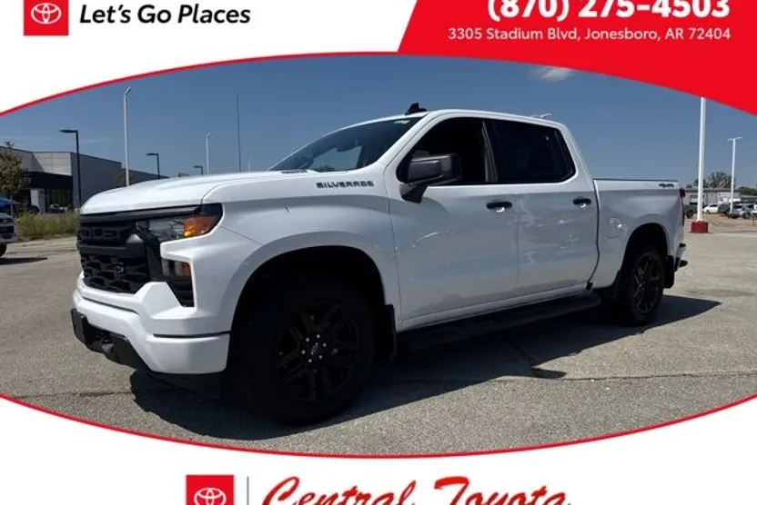 2025 Chevrolet Silverado 1500 Custom photo 1