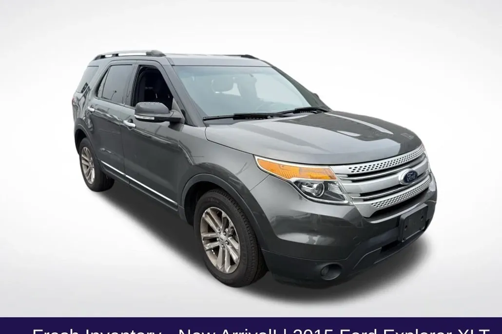 2015 Ford Explorer XLT photo 1