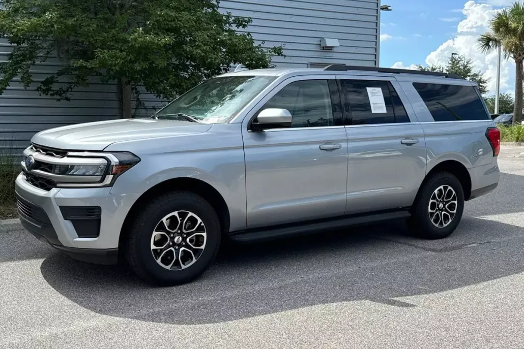 2024 Ford Expedition MAX XLT photo 1