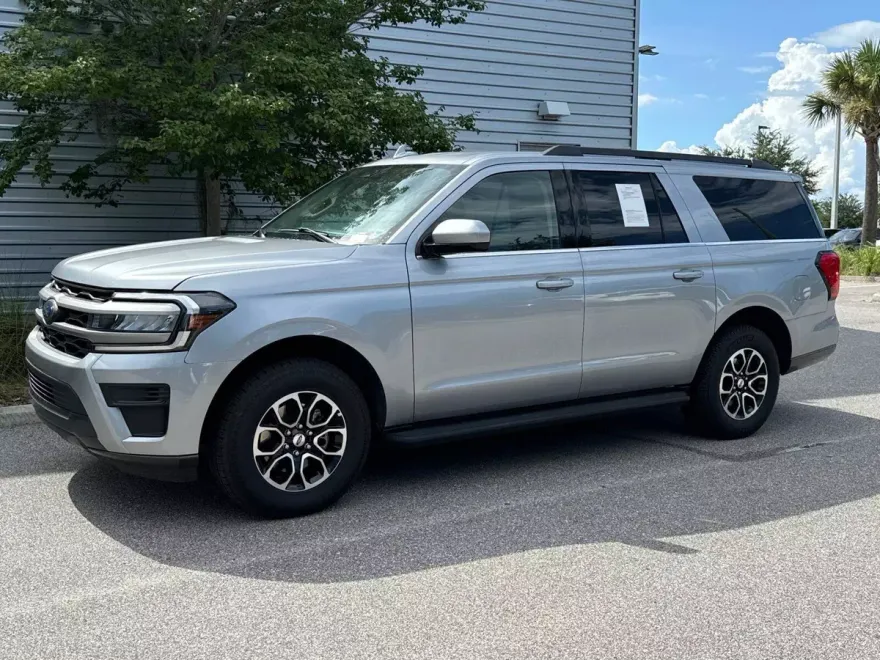 2024 Ford Expedition MAX XLT photo 1